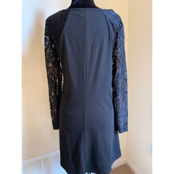 Back Lace Sleeve Dress - Picture 6 of 7